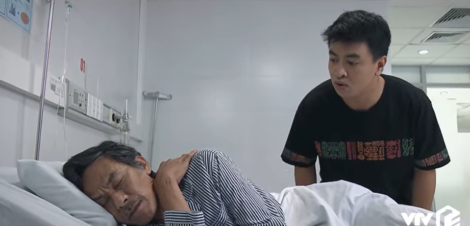 Lối nhỏ vào đời - Tập 20: Bố nhập viện, con trai ông Thành không thôi tìm cách moi tiề