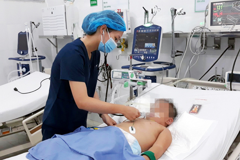 Nhận biết giai đoạn nguy hiểm khi trẻ mắc sốt xuất huyết