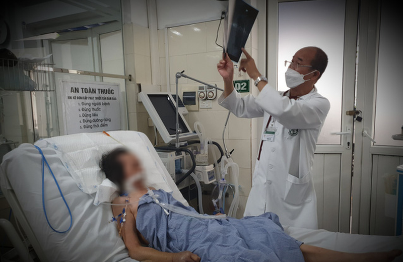 Suy hô hấp, nhiễm trùng huyết do sốt mò