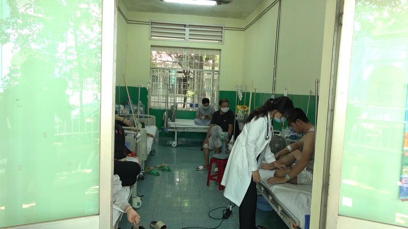 TP. Hồ Chí Minh: Nguy cơ dịch chồng dịch, trong bối cảnh thuốc và vật tư y tế cũng có nguy cơ thiếu