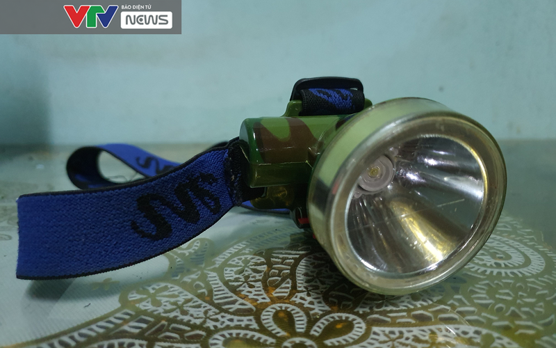 Tai nạn khi chơi đèn pin, bé gái 5 tuổi bị chấn thương lồi cả nhãn cầu Tai nạn khi chơi đèn pin, bé gái 5 tuổi bị chấn thương lồi cả nhãn cầu