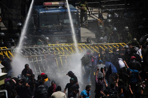 Tòa án Tối cao Sri Lanka cấm 2 thành viên gia đình Rajapaksa xuất cảnh Tòa án Tối cao Sri Lanka cấm 2 thành viên gia đình Rajapaksa xuất cảnh