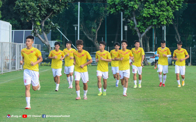 U19 Việt Nam tập hồi phục, chuẩn bị cho trận gặp U19 Philippines