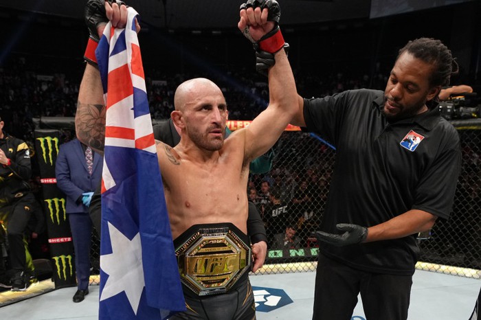 Xếp Yair Rodriguez tranh đai tạm thời cùng Josh Emmett: Phương án phù hợp cho hạng lông UFC - Ảnh 2. Xếp Yair Rodriguez tranh đai tạm thời cùng Josh Emmett: Phương án phù hợp cho hạng lông UFC - Ảnh 2.