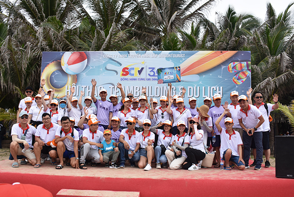 hoi-thao-team-building-va-du-lich-khu-vuc-phia-nam-dot-1-cua-sctv-thanh-cong-ruc-ro