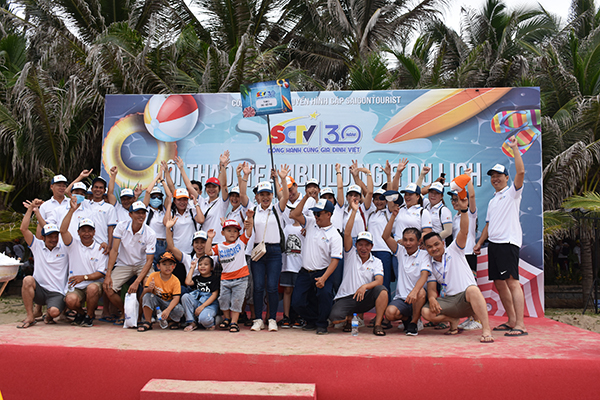 hoi-thao-team-building-va-du-lich-khu-vuc-phia-nam-dot-1-cua-sctv-thanh-cong-ruc-ro