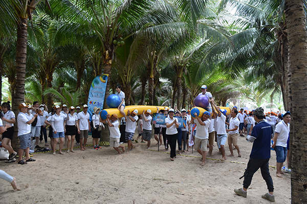 hoi-thao-team-building-va-du-lich-khu-vuc-phia-nam-dot-1-cua-sctv-thanh-cong-ruc-ro