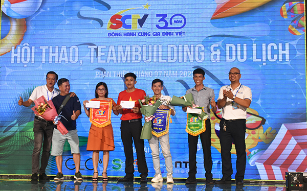 hoi-thao-team-building-va-du-lich-khu-vuc-phia-nam-dot-1-cua-sctv-thanh-cong-ruc-ro