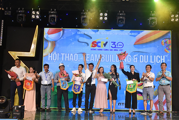 hoi-thao-team-building-va-du-lich-khu-vuc-phia-nam-dot-1-cua-sctv-thanh-cong-ruc-ro