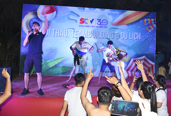 hoi-thao-team-building-va-du-lich-khu-vuc-phia-nam-dot-1-cua-sctv-thanh-cong-ruc-ro