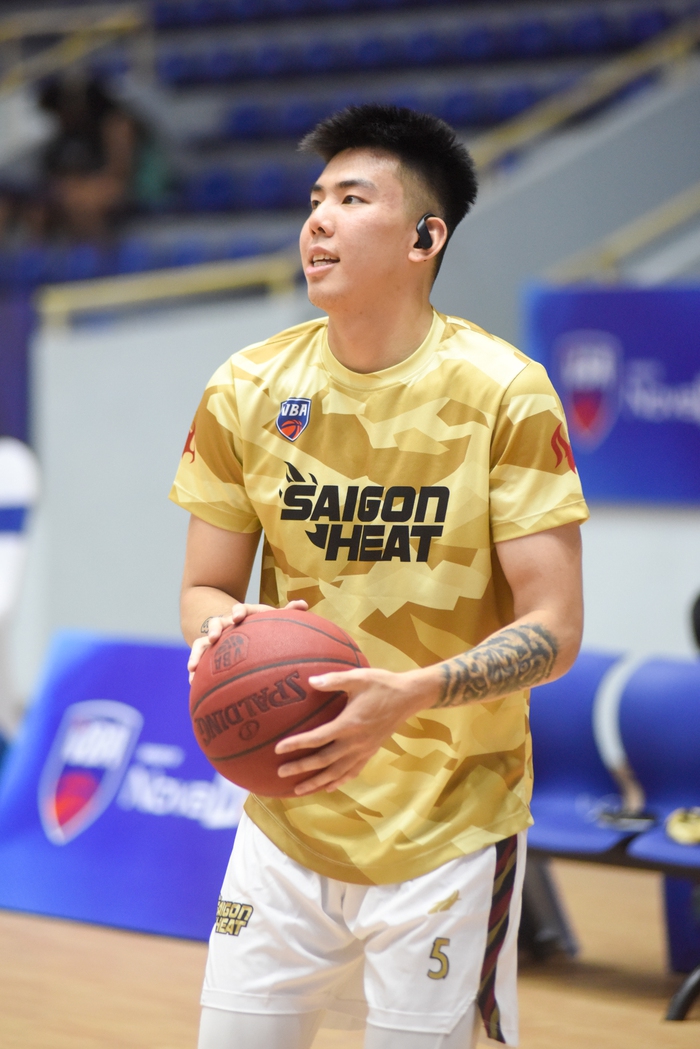 Khoa Trần tái xuất VBA, sắm vai “đóng thế” William Trần tại Saigon Heat - Ảnh 2. Khoa Trần tái xuất VBA, sắm vai “đóng thế” William Trần tại Saigon Heat - Ảnh 2.