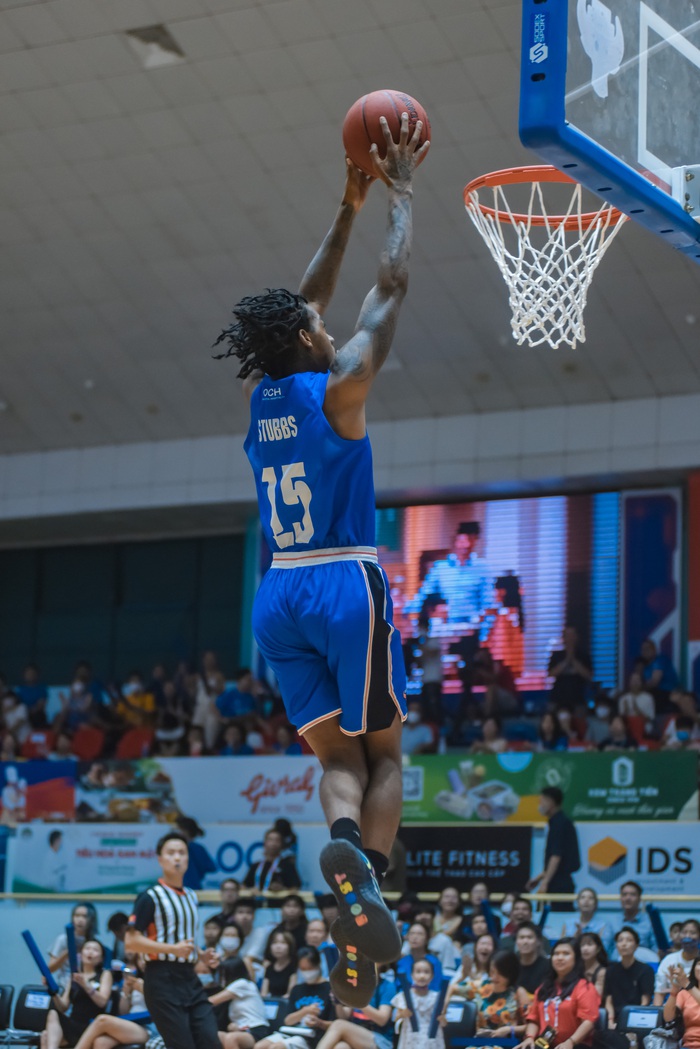 Madarius Gibbs: Gã sát thủ máu lạnh sẵn sàng “trash talk” với Tâm Đinh - Ảnh 2.