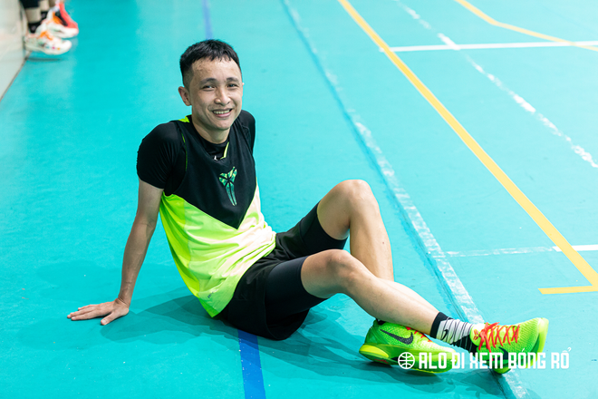 Trải nghiệm một buổi thuê sân chơi bóng rổ cùng hội tay ngang - Ảnh 13.