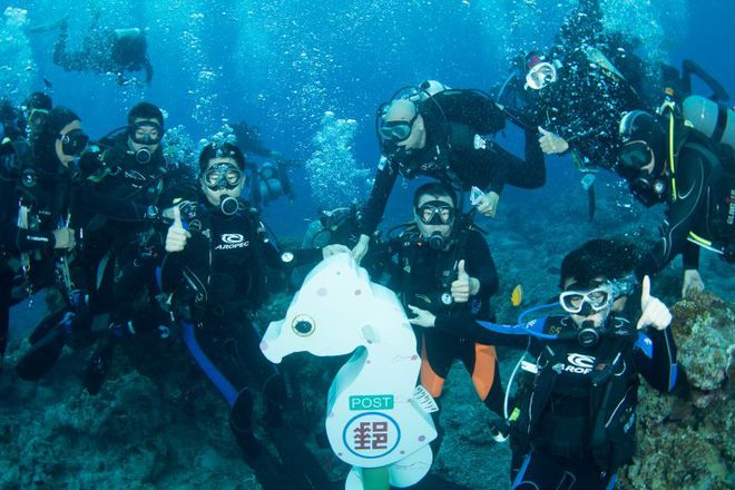 Khám phá 5 hòm thư dưới đại dương đặc biệt nhất hành tinh, ai nhìn cũng muốn được trải nghiệm một lần - Ảnh 4. Khám phá 5 hòm thư dưới đại dương đặc biệt nhất hành tinh, ai nhìn cũng muốn được trải nghiệm một lần - Ảnh 4.