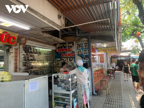 2 tiệm vàng bị cướp ở Huế đang khẩn trương sửa chữa để mở cửa trở lại