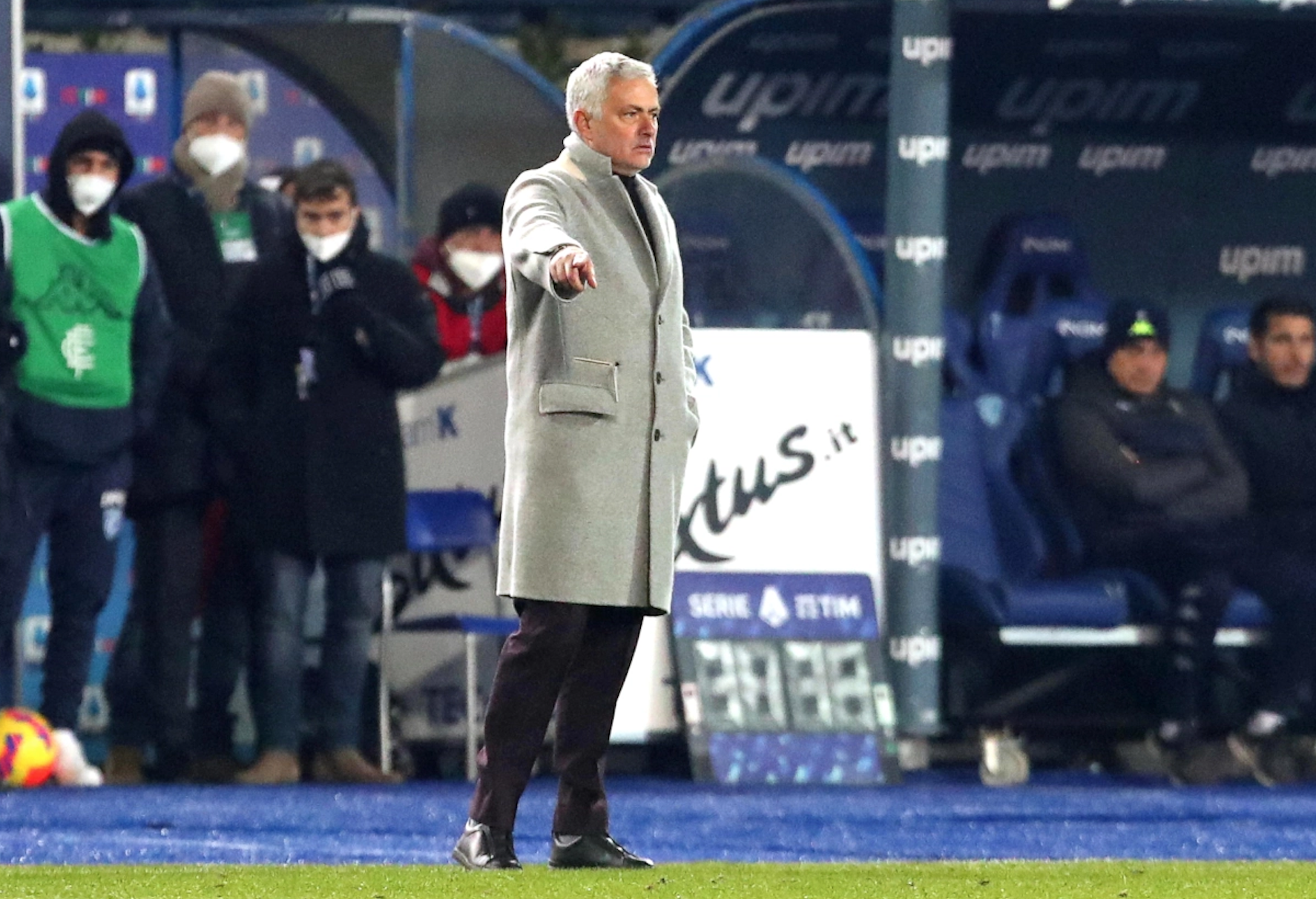 Chiêu mộ Wijnaldum, HLV Mourinho bổ sung thêm chất thép cho tuyến giữa AS Roma