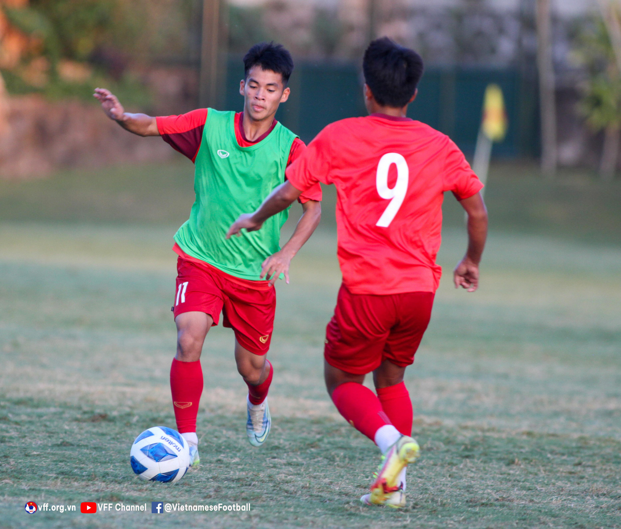 U16 Việt Nam chuẩn bị cho trận tranh ngôi nhất bảng với U16 Indonesia