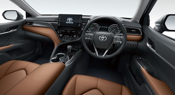 Toyota Camry 2023 thêm phiên bản mới khiến người Việt chờ đợi
