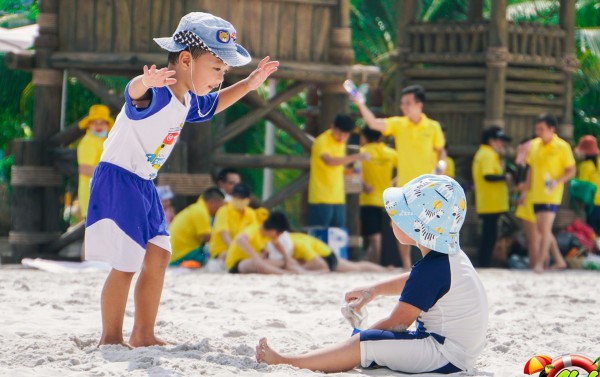 Cho con trẻ du lịch bằng tàu hỏa từ TP.HCM đi Biên Hòa, trở về trên sông như thế nào?