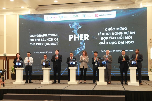 Tin tức giáo dục đặc biệt 8.8: Sẽ triệt tiêu nạn dạy và học theo văn mẫu?