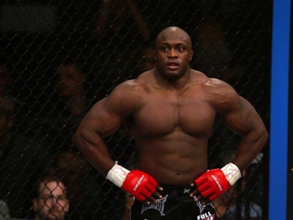 Mike Tyson chạm trán ngôi sao WWE Bobby Lashley trên sàn đấu quyền anh không găng?