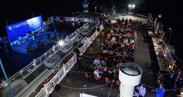 Ghép du thuyền như 