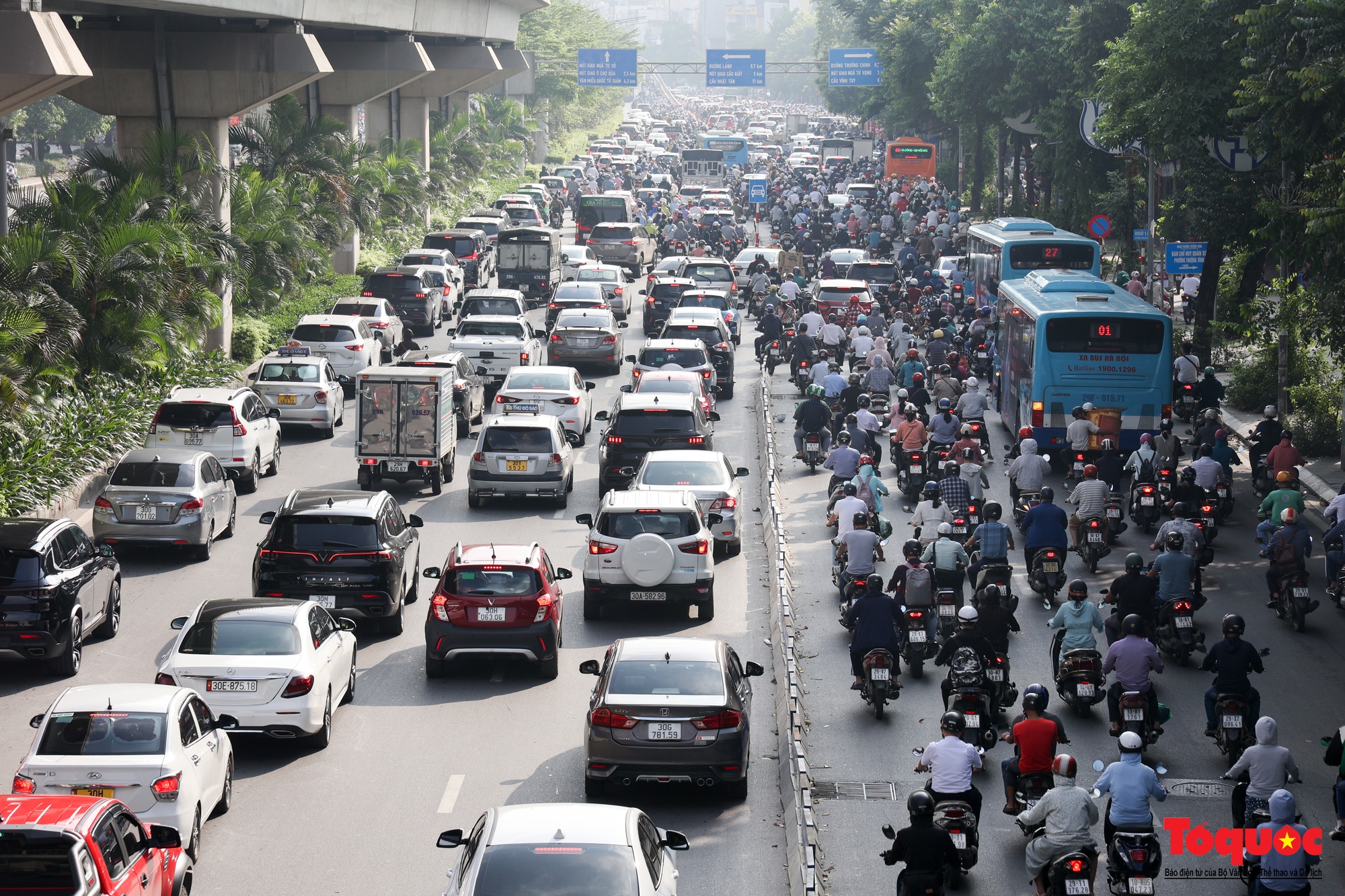 Hà Nội: Giao thông lộn xộn trên đường Nguyễn Trãi sau phân làn mới - Ảnh 5.