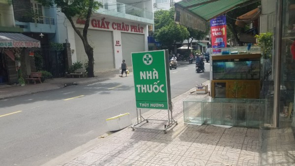 TP.HCM: Thanh niên bị chặn đường đánh hội đồng trong đêm, nghi dàn cảnh cướp tài sản