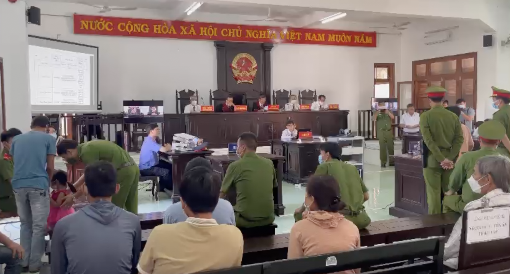 Phú Yên: Xét xử vụ người đàn ông giết 3 người trong gia đình vợ cũ