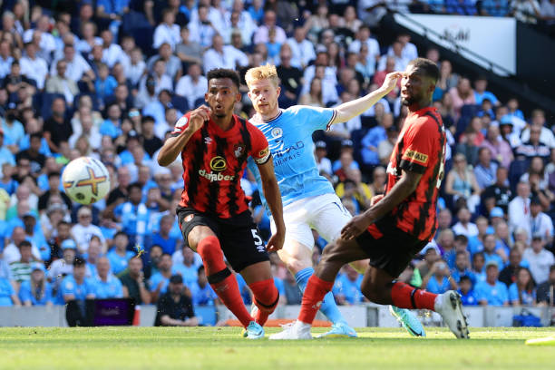 Thắng đậm Bournemouth, Man City vững ngôi đầu