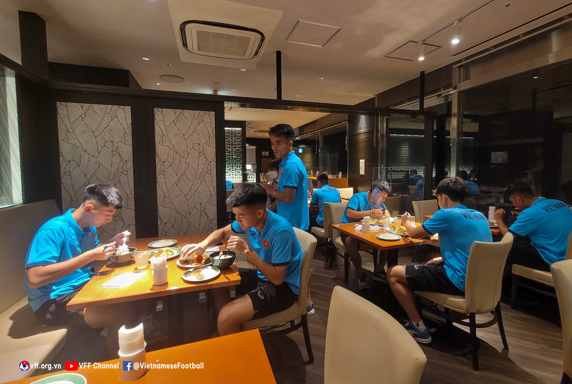 ĐT U20 Việt Nam đã đến Nhật Bản, tích cực tập hồi phục và củng cố thể lực