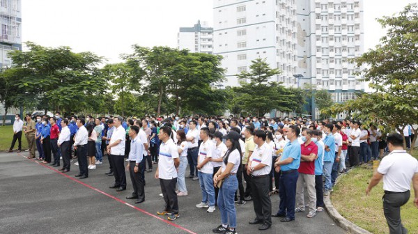 TP.Hồ Chí Minh: Trồng 200 cây xanh tại Trường Đại học Quốc gia 