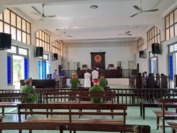 Bình Thuận: Tuyên án 2 vợ chồng tham gia khai thác cát lậu ở Hàm Thuận Nam