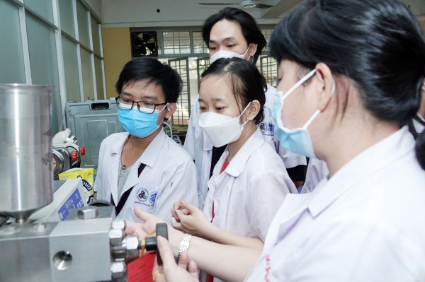 Học phí đại học năm học mới tại TP.HCM: Trường nào thấp, trường nào cao nhất?