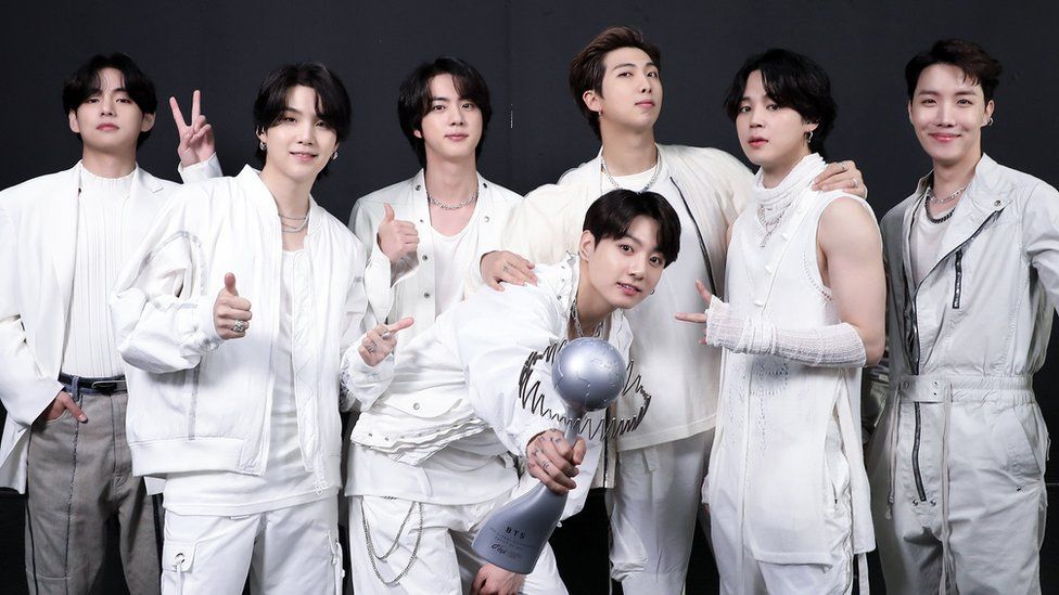 BTS đã có ca khúc thứ 10 trụ hạng trong top 10 BXH Billboard Hot 100