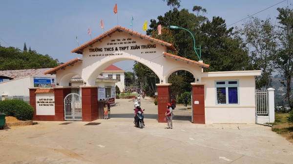 Học sinh Lâm Đồng tựu trường ngày 29.8