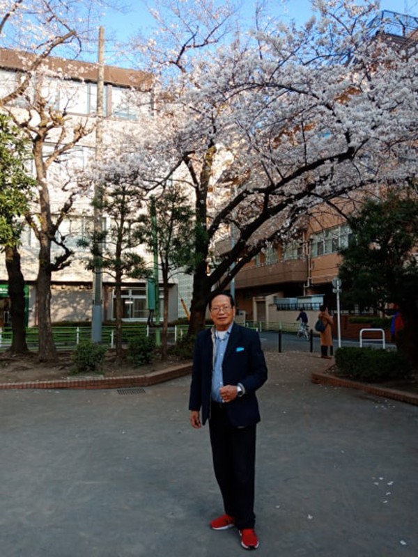 Lịm rồi một giọng ngâm thơ...