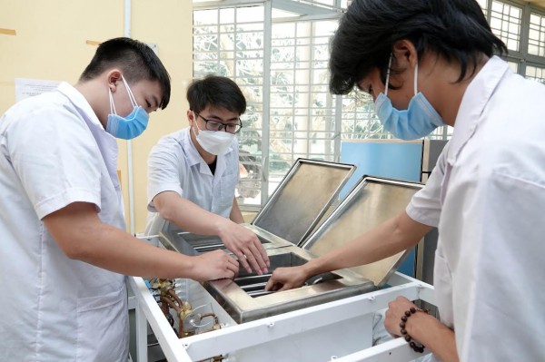 Học phí đại học tăng cao: Những địa chỉ vay vốn học tập sinh viên cần biết