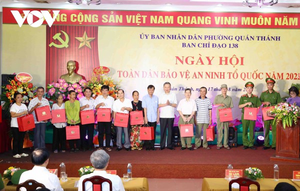 Bộ trưởng Tô Lâm dự ngày hội “Toàn dân bảo vệ an ninh Tổ quốc” phường Quán Thánh