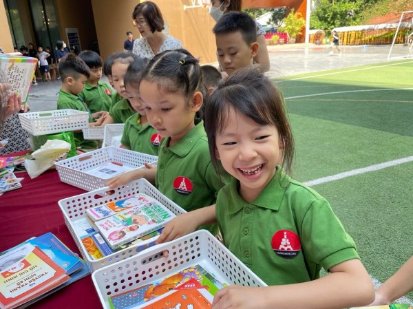 Sách cho học sinh nghèo, không chỉ chờ nguồn ngân sách