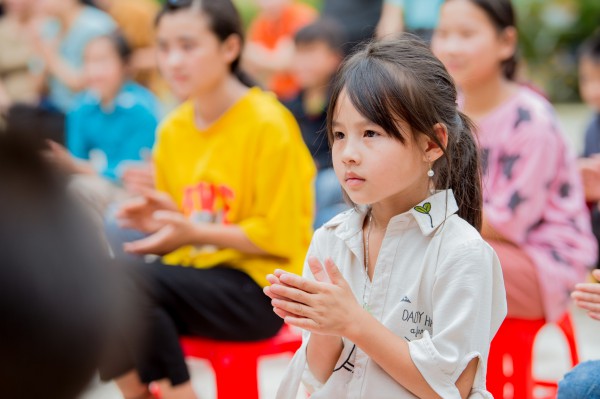 Sách cho học sinh nghèo, không chỉ chờ nguồn ngân sách