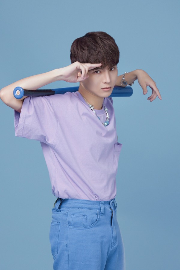 Phạm Đình Thái Ngân làm đêm nhạc riêng trước khi tranh tài ở MTV Europe Music Awards