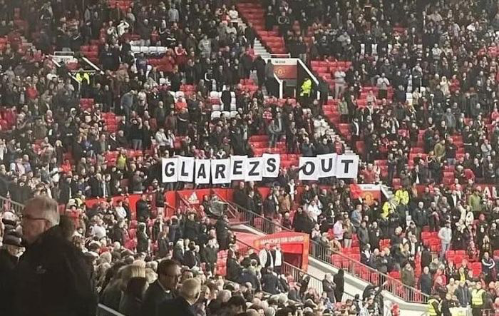 Tỷ phú Elon Musk muốn mua lại Manchester United