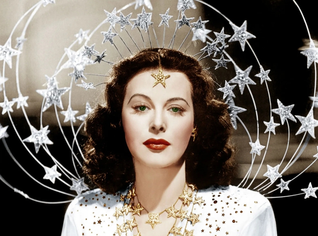 Cuộc đời lạ thường của người phụ nữ phát minh ra sóng wifi: Tài và sắc song hành - Ảnh 7. Cuộc đời lạ thường của người phụ nữ phát minh ra sóng wifi: Tài và sắc song hành - Ảnh 7.