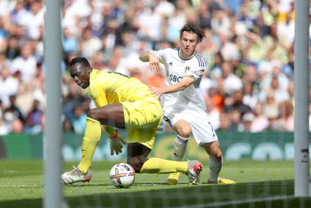 Leeds United 3-0 Chelsea: Địa chấn tại Elland Road