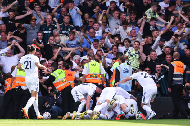 Leeds United 3-0 Chelsea: Địa chấn tại Elland Road