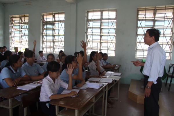 Vì sao nhiều giáo viên nghỉ việc?: Áp lực để đạt 100% học sinh lên lớp