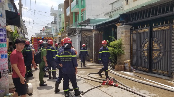 TP.HCM: Cháy nhà, ôm heo đất bỏ chạy thoát thân TP.HCM: Cháy nhà, ôm heo đất bỏ chạy thoát thân
