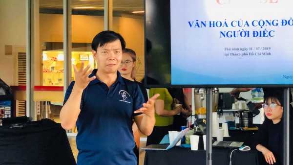 Phiên dịch ngôn ngữ ký hiệu: nghề hiếm người theo Phiên dịch ngôn ngữ ký hiệu: nghề hiếm người theo