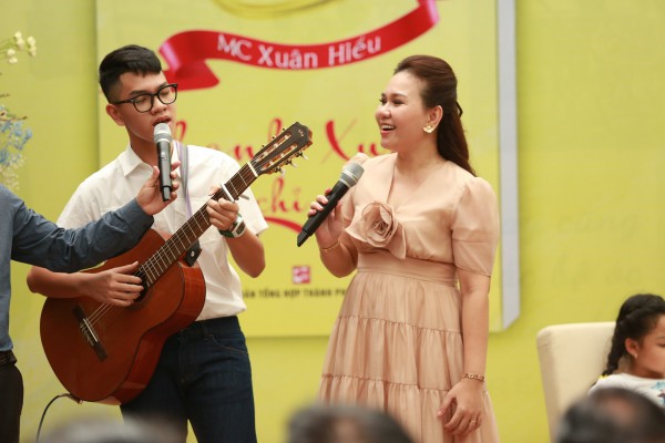 MC Xuân Hiếu được ‘đẻ bọc điều’ với 